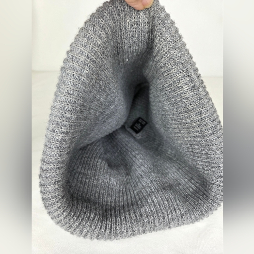 Salomon OS Gray Beanie "Snowbird" Acrylic-wool Knit - Picture 6 of 7